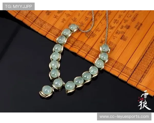 足球明星同款项链品牌揭秘 让你轻松拥有与球星一样的时尚配饰 足球明星同款项链品牌揭秘 让你轻松拥有与球星一样的时尚配饰